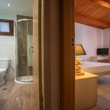 Fiore Beach Studios Aparthotel 3*